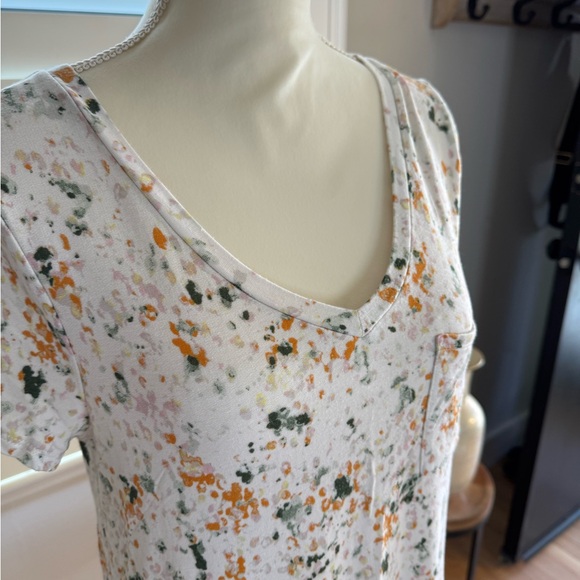 Cupio Tops - Cupio Speckled V-Neck Cute Short Sleeve Top Like New